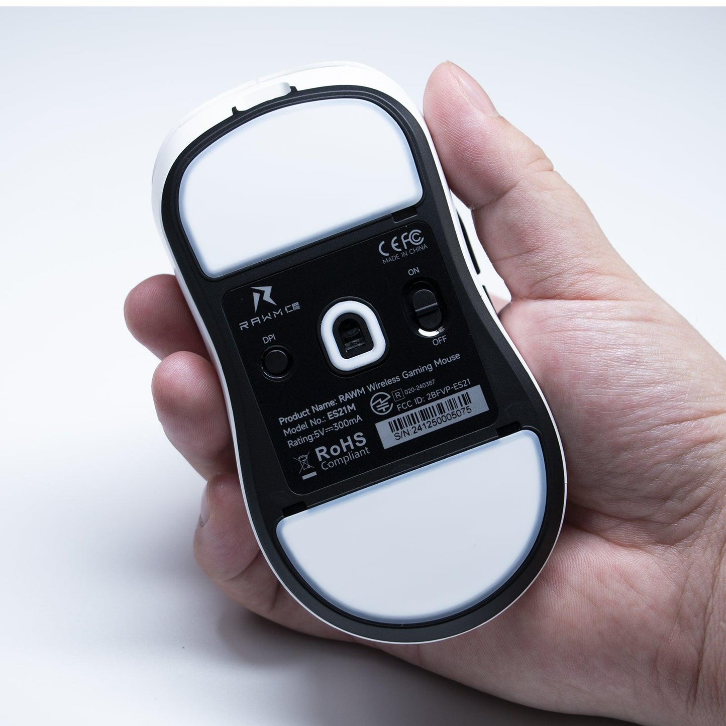 gaming mouse with pixel-perfect tracking