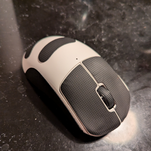 gaming mouse with 16000 dpi sensor