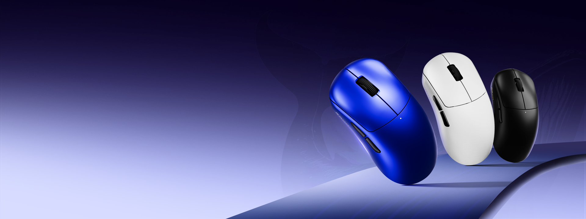 compact claw grip gaming mouse